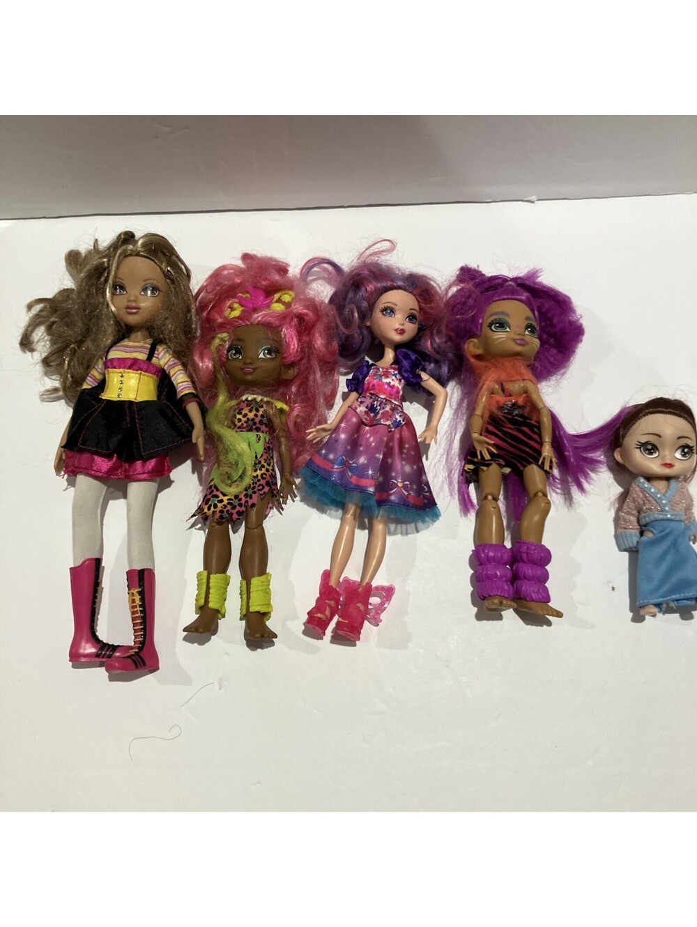 Lot Of 5 Dolls Bratz G1 Monster High Bratz